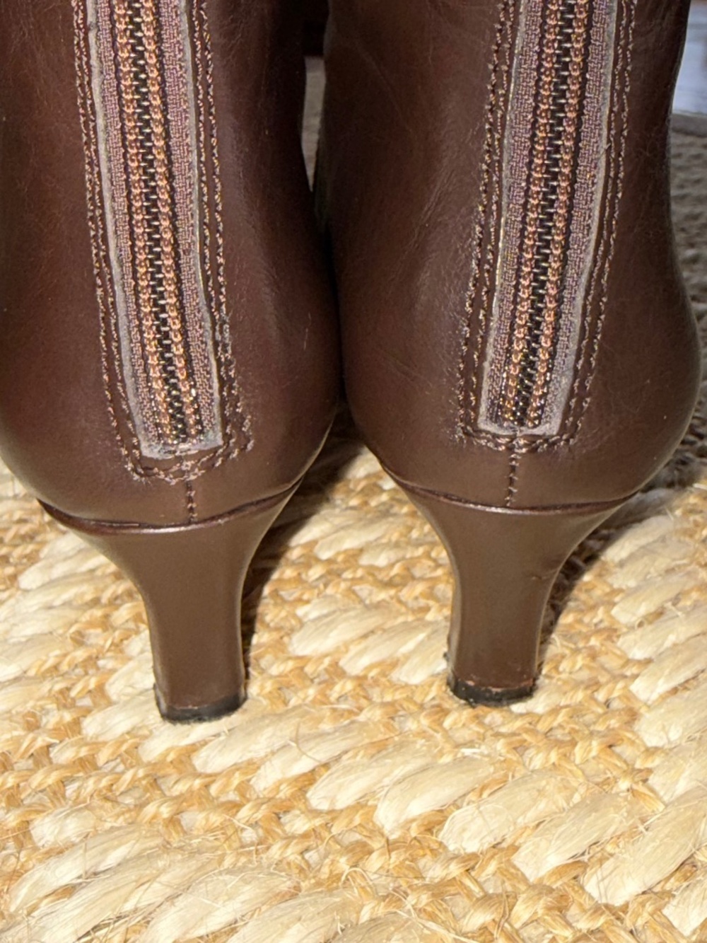 MADEWELL Dimes Kitten Heel Booties in Chocolate Leather ~ 5 M - Picture 10 of 13
